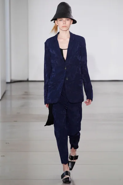 Look 24